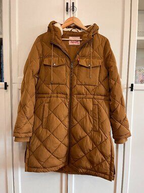 Levi's Women's Quilted Puffer Jacket (Camel, Medium)